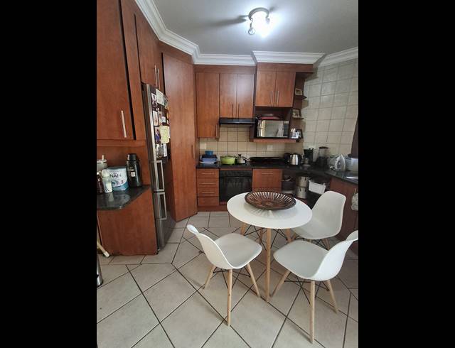 2 BEDROOM APARTMENT FOR SALE IN HEATHERVIEW